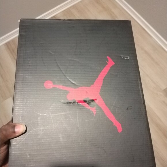 Red Jordan 6 - Picture 8 of 11